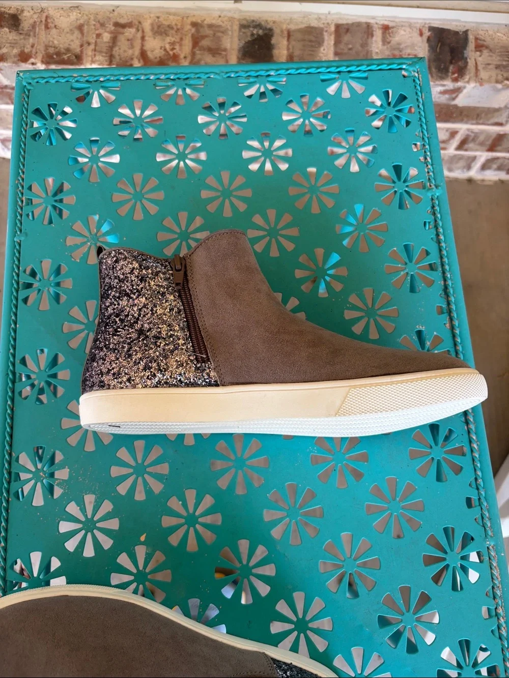 So Girl’s Gray Suede Silver Glitter Zipper Boots